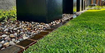 Cobble edging